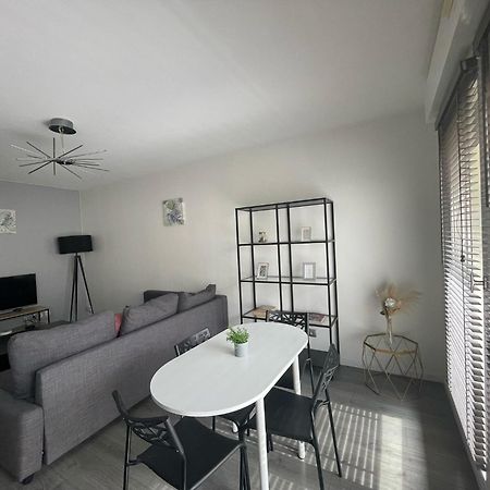 City & Cosy, Lyon Charcot- Wifi - Lave Linge - Balcon - Parking Luaran gambar