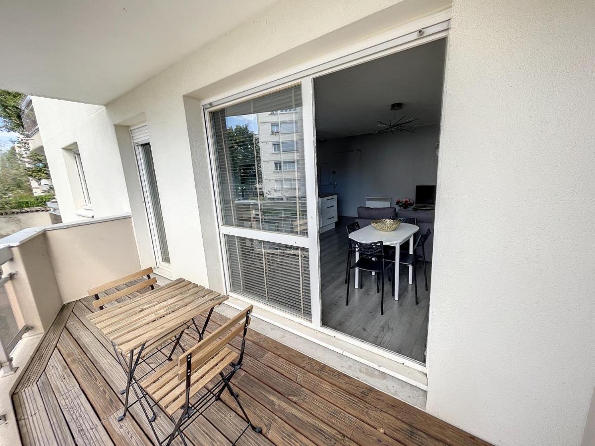 City & Cosy, Lyon Charcot- Wifi - Lave Linge - Balcon - Parking Luaran gambar