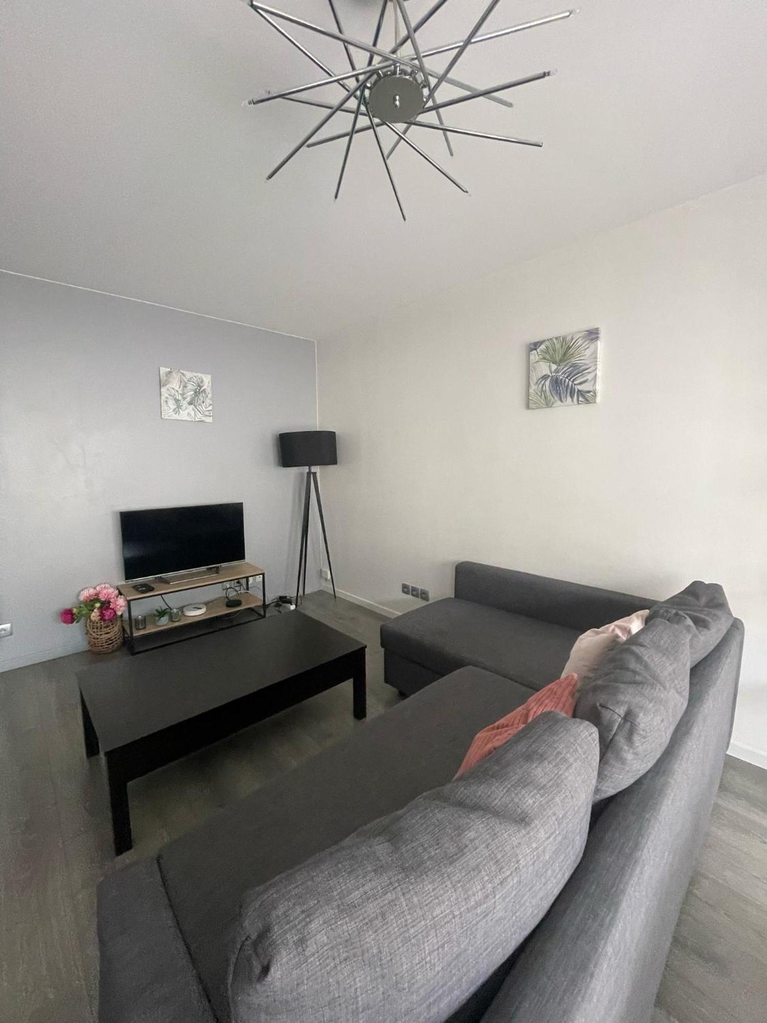 City & Cosy, Lyon Charcot- Wifi - Lave Linge - Balcon - Parking Luaran gambar